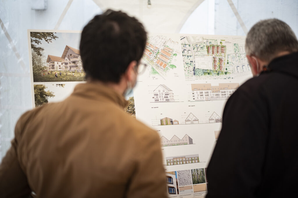 pose de la premiere piere du chantier  - Agrandir l'image, fenêtre modale