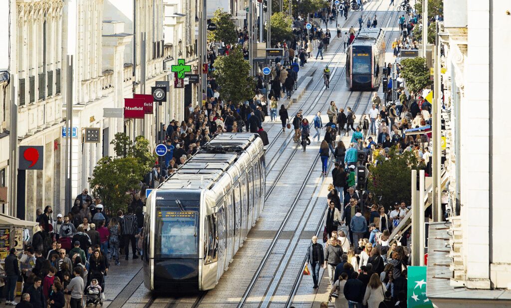 tramway rue nationale - Agrandir l'image, fenêtre modale