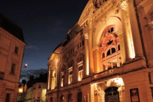 Facade extérieure de nuit du Grand Théâtre