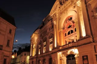 Facade extérieure de nuit du Grand Théâtre
